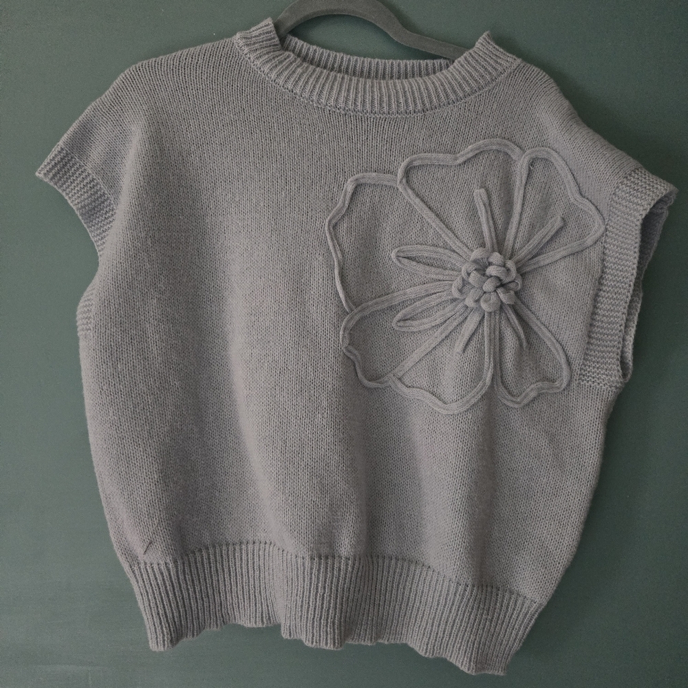 Baby Blue Short Sleeve Sweater With Flower M